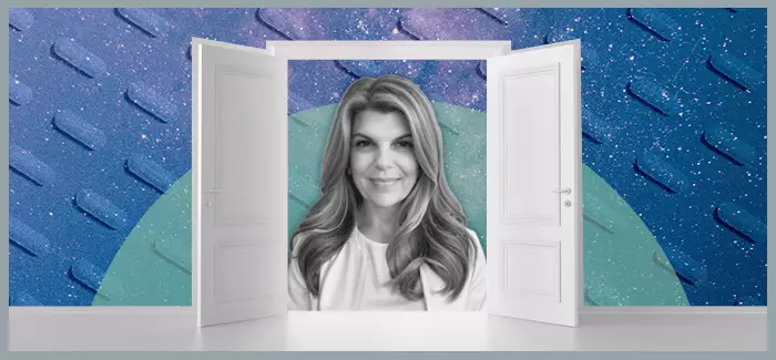 Illustration featuring a black-and-white photo of UOPX alumna Lisa Lea between two open doors