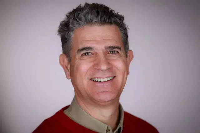 Portrait of Dr. Kevin Gazarra 
